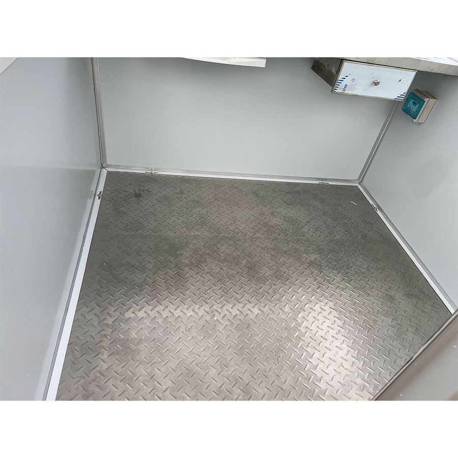 Light Gray Guard Booth With AC – 6.5x6.5 ft Model 1 - Image 6